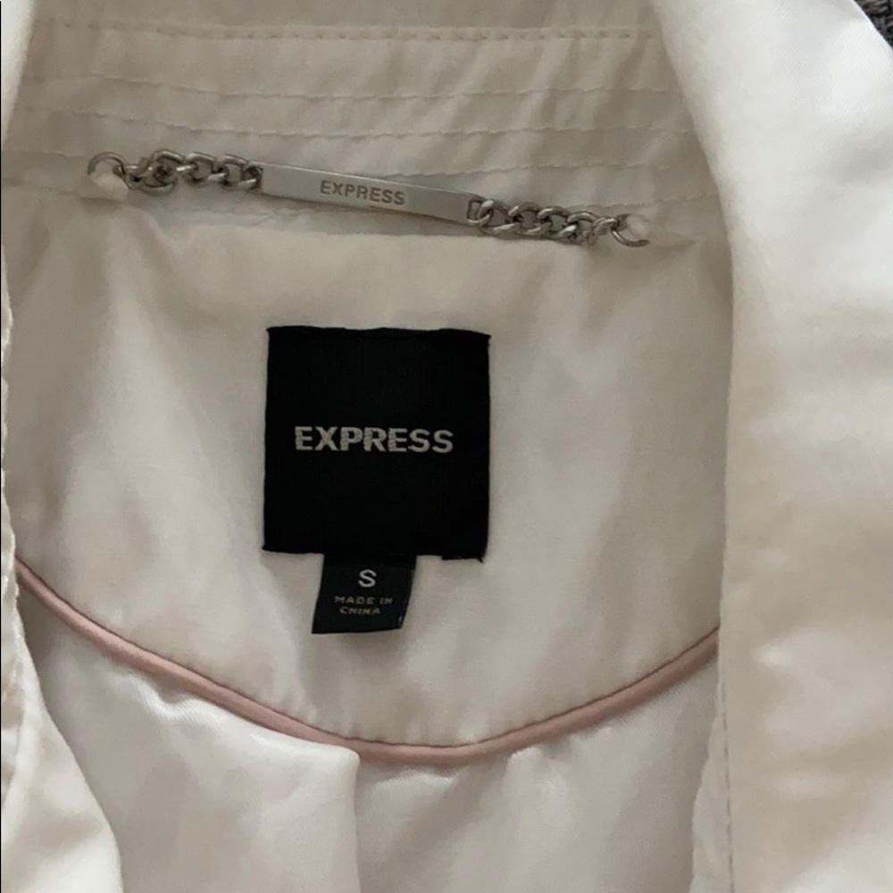 EXPRESS - Picture 4 of 6